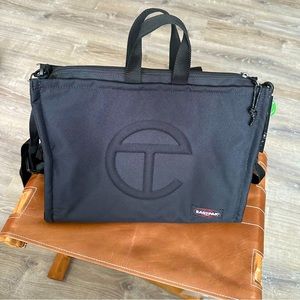 Eastpak x Telfar Shopper (Medium - Black)